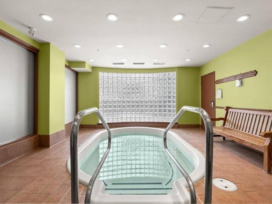 Apartment Bear Lodge, Village - Spectacular Location On Village Stroll, Designer Remodel *