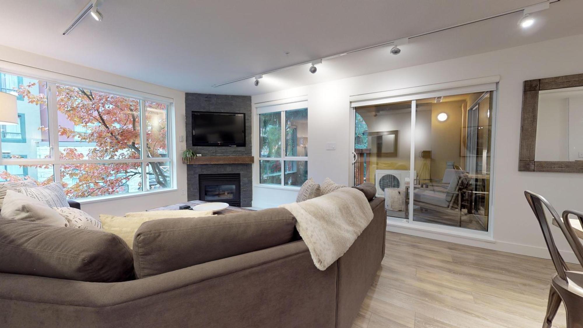 Bear Lodge, Village - Spectacular Location On Village Stroll, Designer Remodel